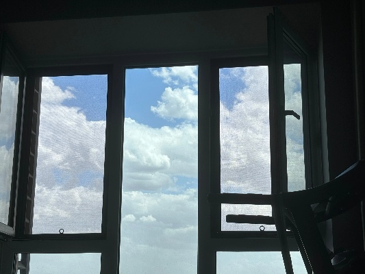窗外的天空，生活的底色，实时天气如何重塑我们的日常